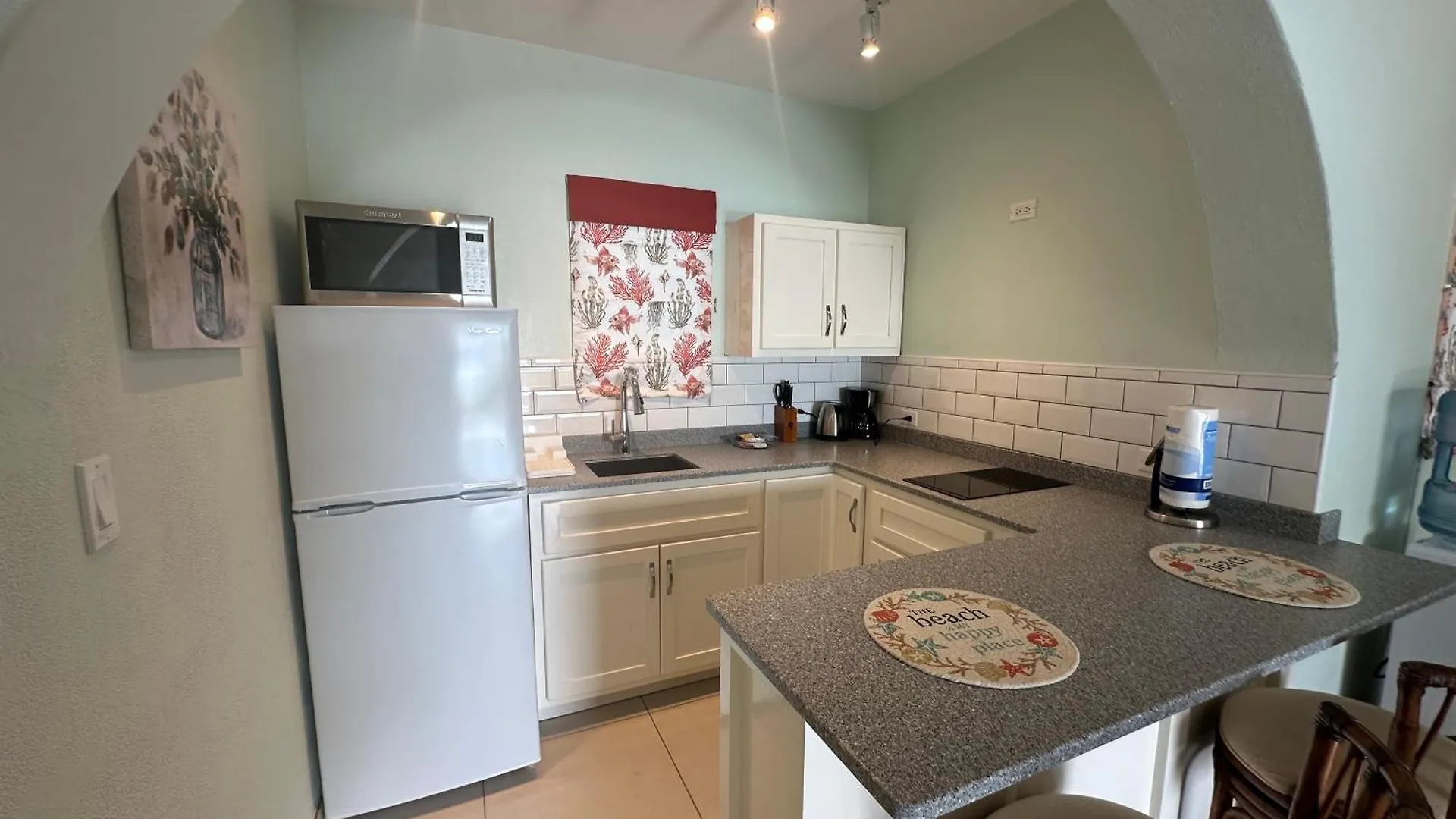 Apartment Ocean Breeze & Views - Studio Five Islands Village