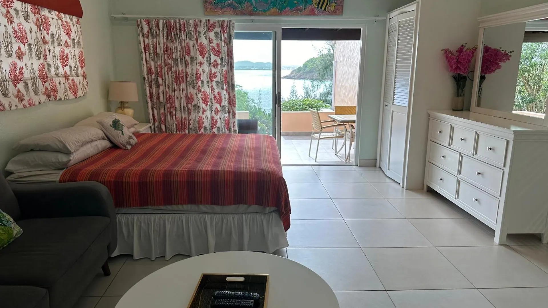 Ocean Breeze & Views - Studio Five Islands Village